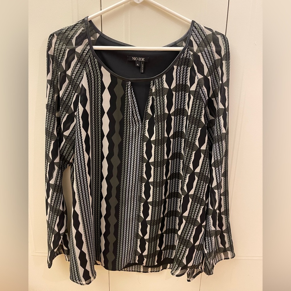 NIC+ZOE Geometric Pattern Blouse